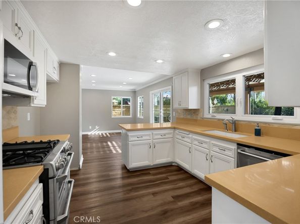 1 Country Wood Drive, Pomona CA 91766