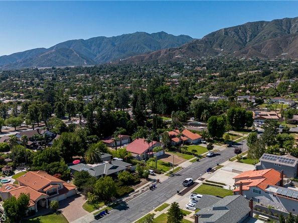 2241 N 1st Avenue, Upland CA 91784