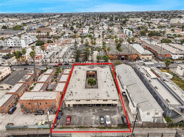 601 W 82nd Street, Los Angeles CA 90044