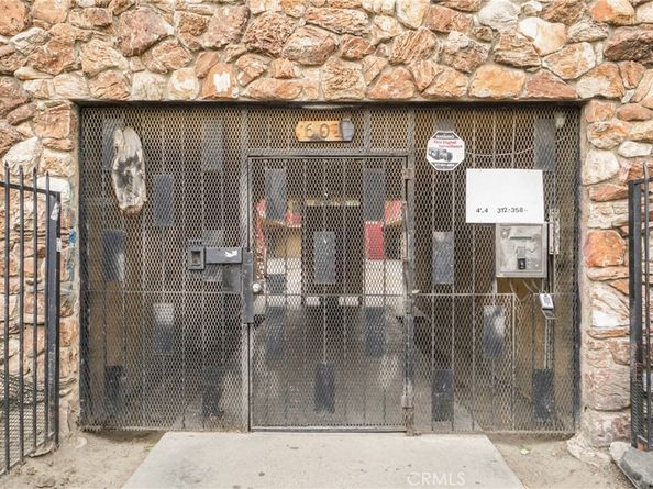 601 W 82nd Street, Los Angeles CA 90044