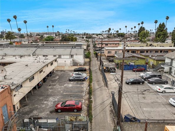 601 W 82nd Street, Los Angeles CA 90044