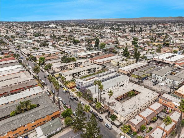 601 W 82nd Street, Los Angeles CA 90044