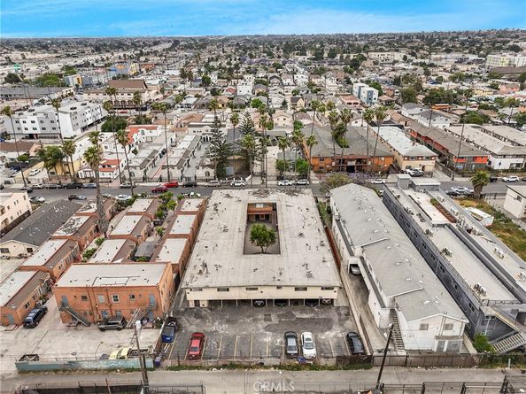 601 W 82nd Street, Los Angeles CA 90044