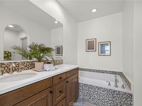 922 E Baseline Road, Claremont CA 91711