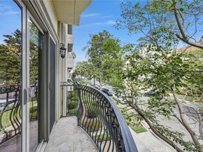 1741 S Bentley Avenue 1, Los Angeles CA 90025