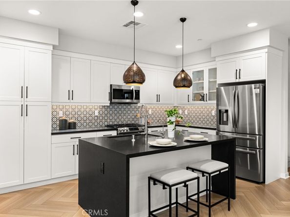 1419 N Indian Hill Boulevard, Claremont CA 91711