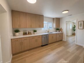 5340 6th Ave, Los Angeles CA 90043