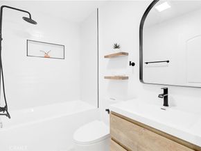 2740 S Sycamore, Los Angeles CA 90016
