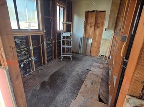 812 N Ridgewood, Los Angeles CA 90038