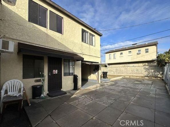 812 N Ridgewood, Los Angeles CA 90038