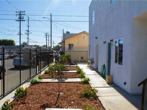 1521 E 66th Street, Los Angeles CA 90001