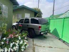 1113 E 83rd Street, Los Angeles CA 90001