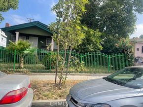 1113 E 83rd Street, Los Angeles CA 90001