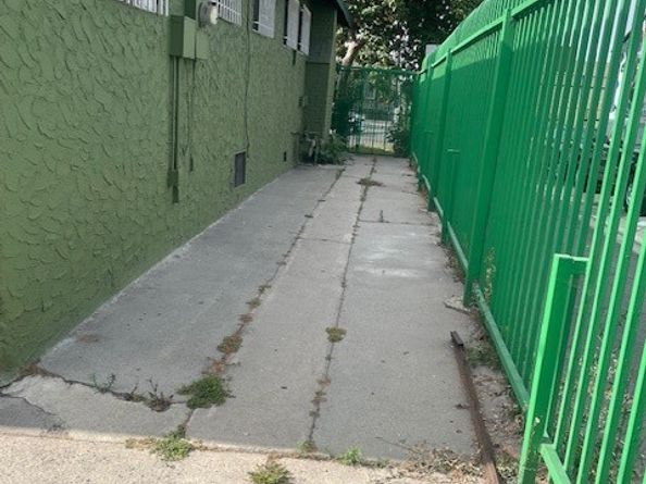 1113 E 83rd Street, Los Angeles CA 90001