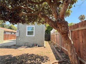 637 W 105th Street, Los Angeles CA 90044