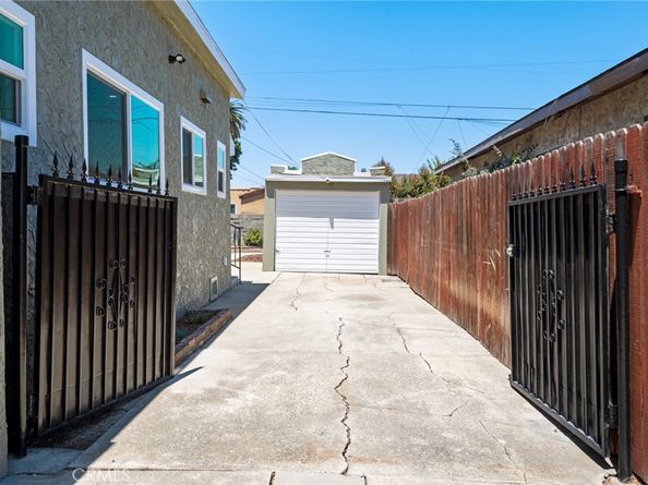 637 W 105th Street, Los Angeles CA 90044