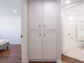 13801 Oxnard st 202, Van Nuys CA 91401