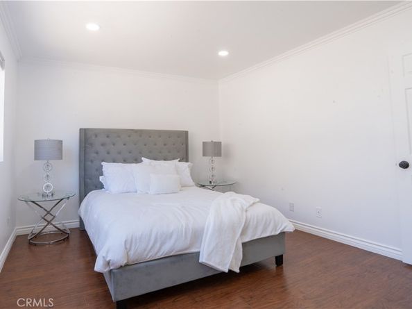 13801 Oxnard st 202, Van Nuys CA 91401