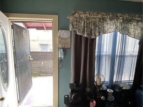 11018 S Figueroa, Los Angeles CA 90061