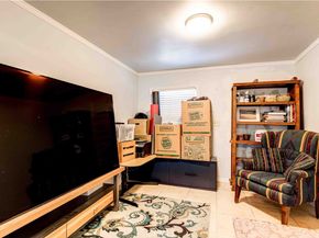 201 S Benton, Los Angeles CA 90057