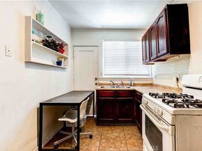 201 S Benton, Los Angeles CA 90057