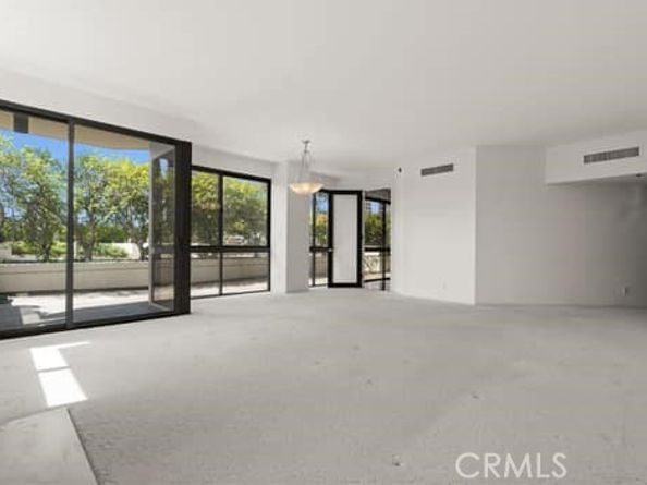 222 Monterey Road 104, Glendale CA 91206