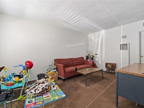 70 S Parkwood, Pasadena CA 91107