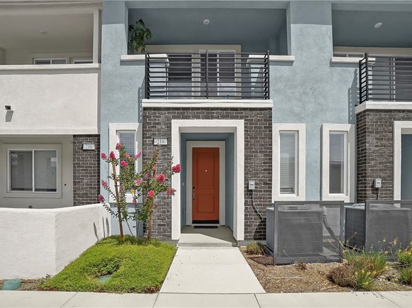 218 Lockhart Way, West Covina CA 91790