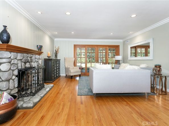 1151 E Mountain View Avenue, Glendora CA 91741
