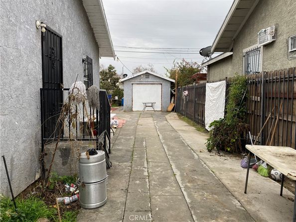 528 W 107th, Los Angeles CA 90044