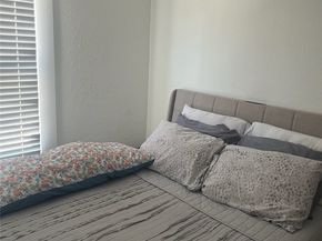1250 1/2 W 87th, Los Angeles CA 90044