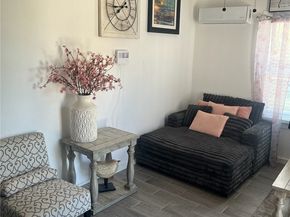 1250 1/2 W 87th, Los Angeles CA 90044