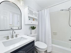 1421 12th Street 1, Manhattan Beach CA 90266