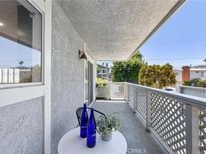 1421 12th Street 1, Manhattan Beach CA 90266