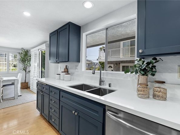 1421 12th Street 1, Manhattan Beach CA 90266