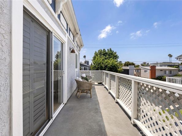 1421 12th Street 1, Manhattan Beach CA 90266