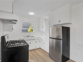 1215 S Fairfax Avenue, Los Angeles CA 90019