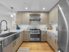 615 Aviation Way, Manhattan Beach CA 90266