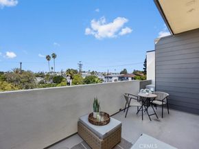 615 Aviation Way, Manhattan Beach CA 90266