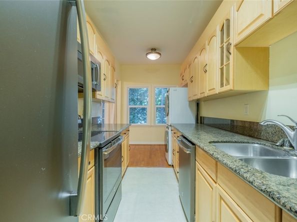 340 N Oakhurst Drive 103, Beverly Hills CA 90210