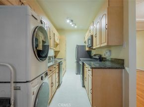340 N Oakhurst Drive 103, Beverly Hills CA 90210