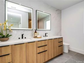 5258 Hermitage 101, Valley Village CA 91607