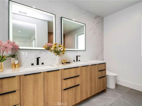 5258 Hermitage 101, Valley Village CA 91607
