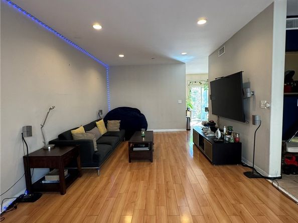 12375 Osborne Place 07, Pacoima CA 91331