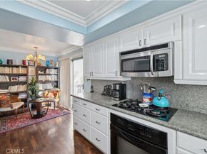 21900 Marylee 281, Woodland Hills CA 91367