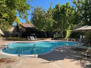 21900 Marylee 281, Woodland Hills CA 91367