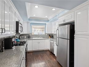 21900 Marylee 281, Woodland Hills CA 91367