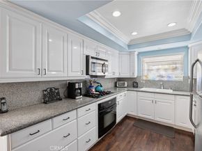 21900 Marylee 281, Woodland Hills CA 91367