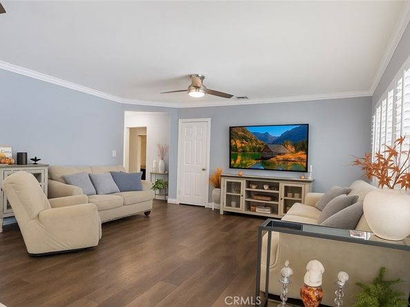 19122 Vanowen St, Reseda CA 91335