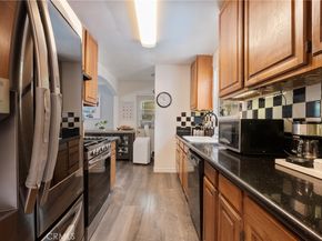 19122 Vanowen St, Reseda CA 91335